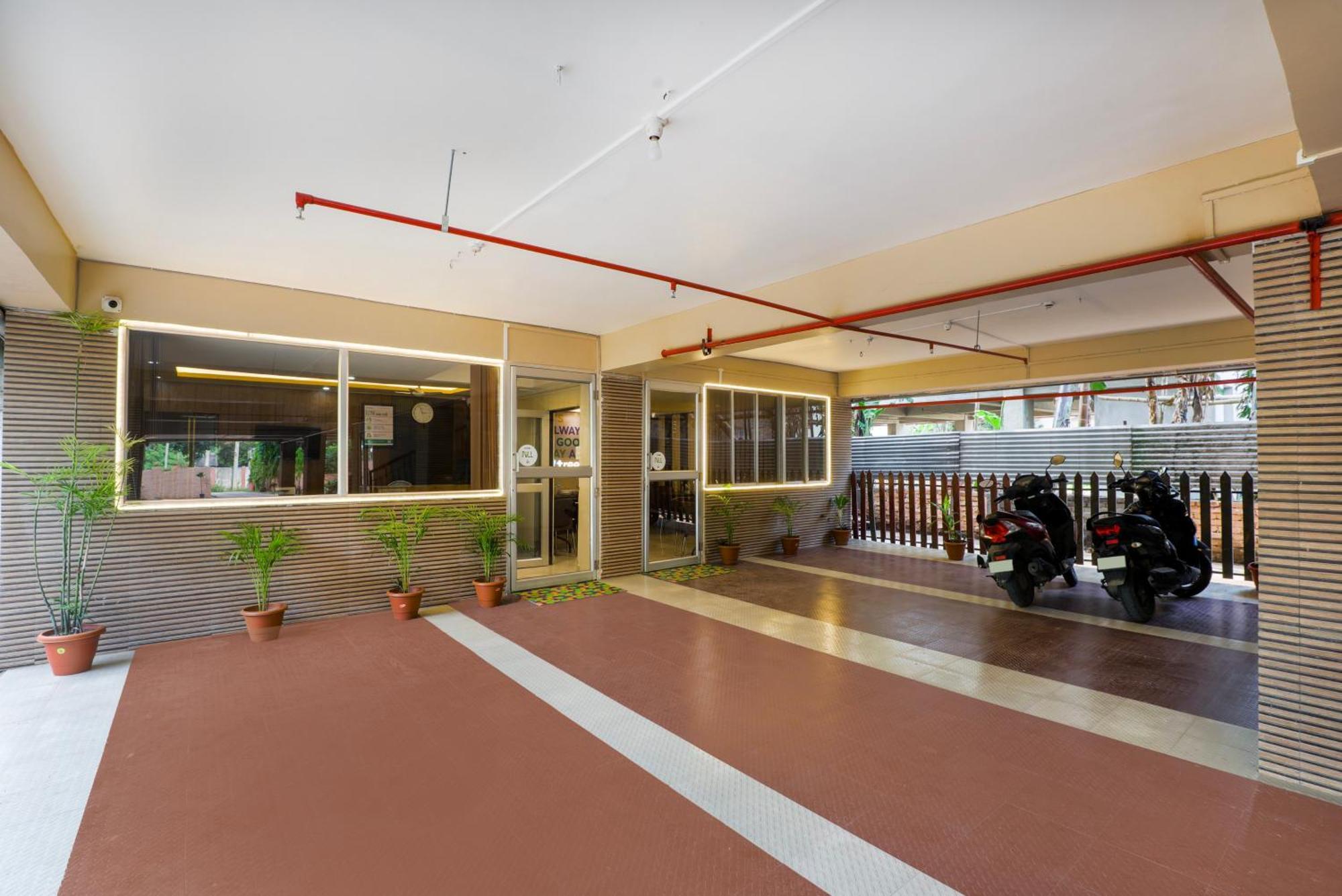 Treebo Urban Oasis Inn Guwahati Buitenkant foto