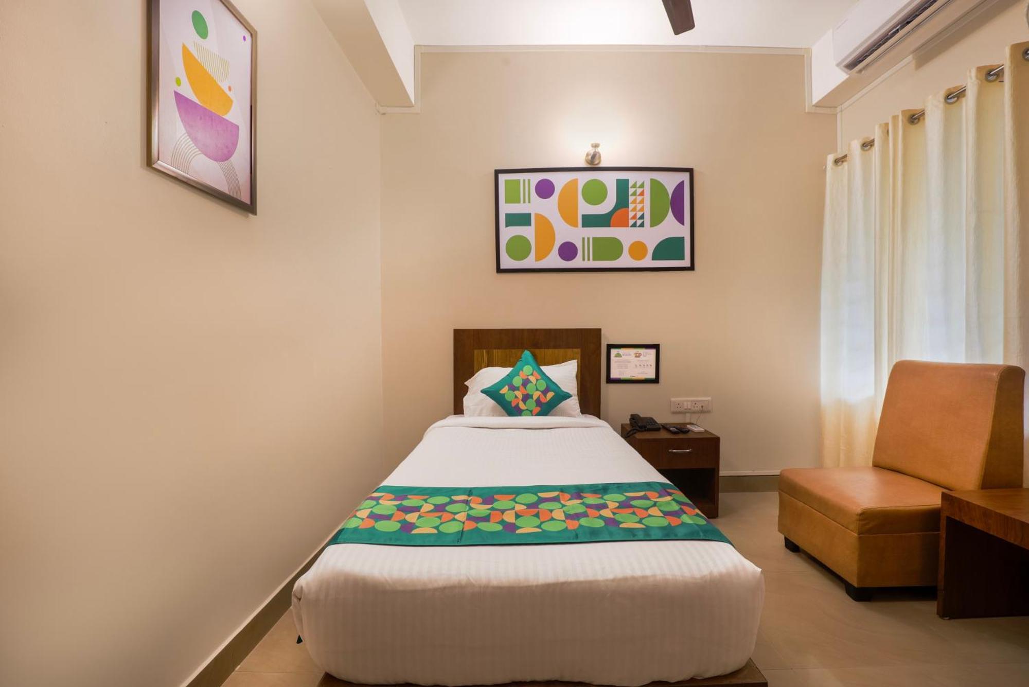 Treebo Urban Oasis Inn Guwahati Buitenkant foto