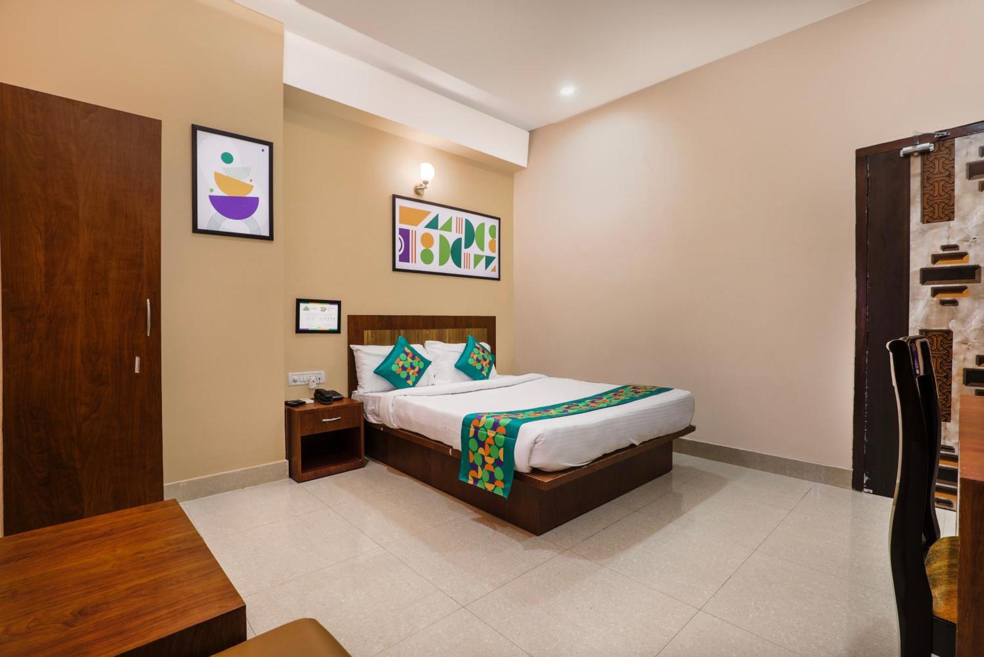 Treebo Urban Oasis Inn Guwahati Buitenkant foto