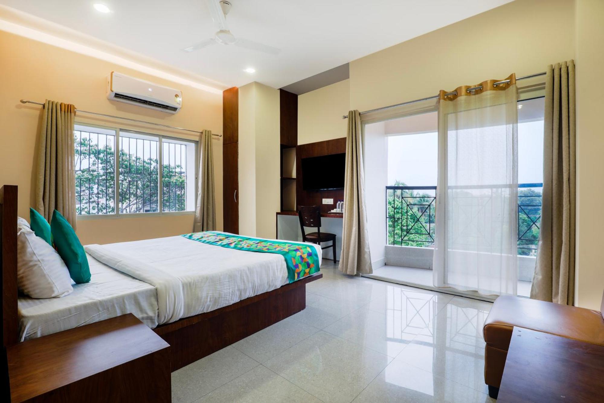 Treebo Urban Oasis Inn Guwahati Buitenkant foto