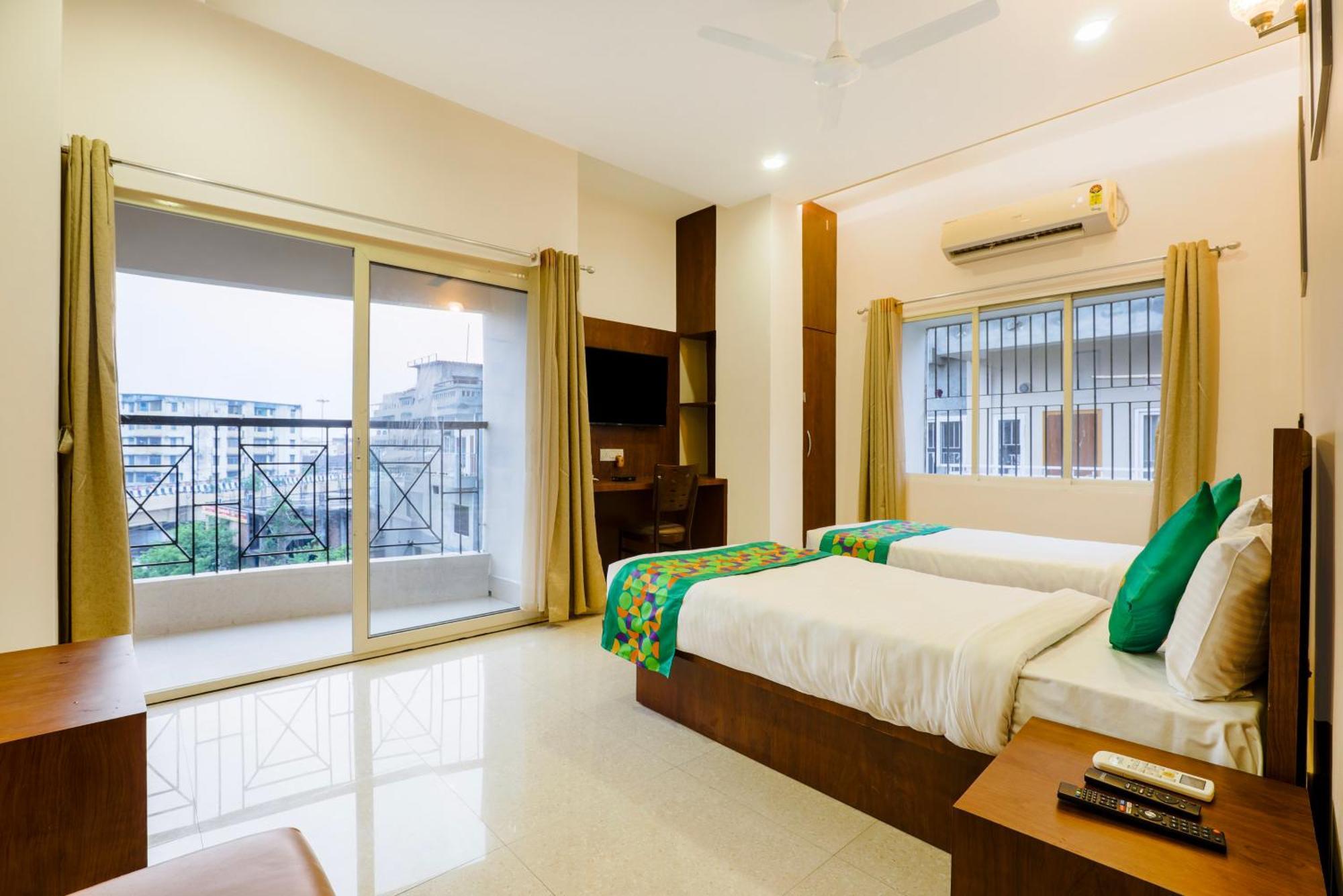Treebo Urban Oasis Inn Guwahati Buitenkant foto
